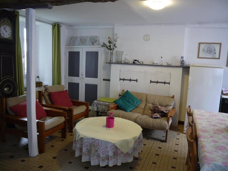 Bed and Breakfast Les Miquelots Pont-d'Ouilly Экстерьер фото