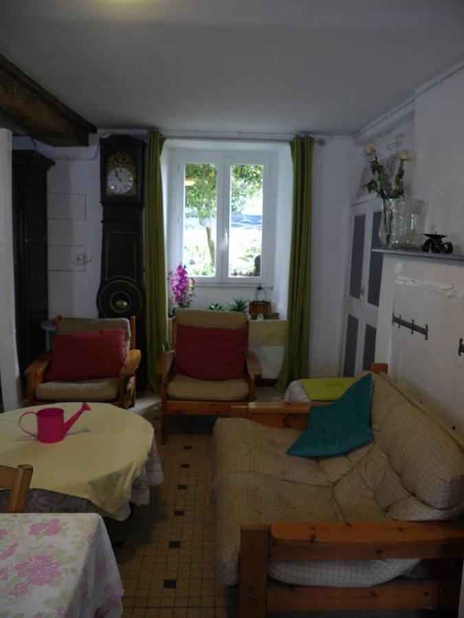 Bed and Breakfast Les Miquelots Pont-d'Ouilly Экстерьер фото